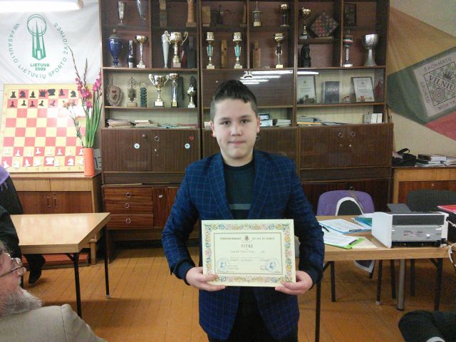 IMG_20171020_141851 Valentin Golubajev- su FMJD diplomu -kandidatas į FMJD sporto meistrus(CMF).jpg
